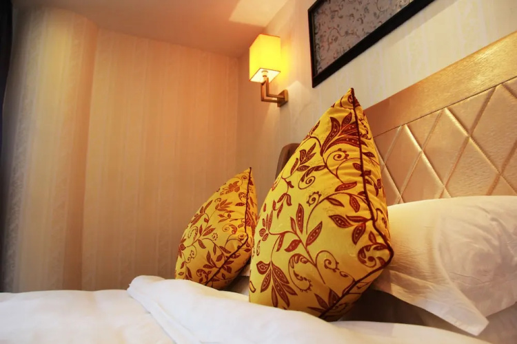 HuangGuoShuYuQuanHotel