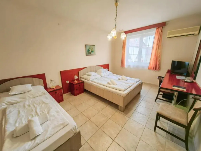 Hotel Nóra