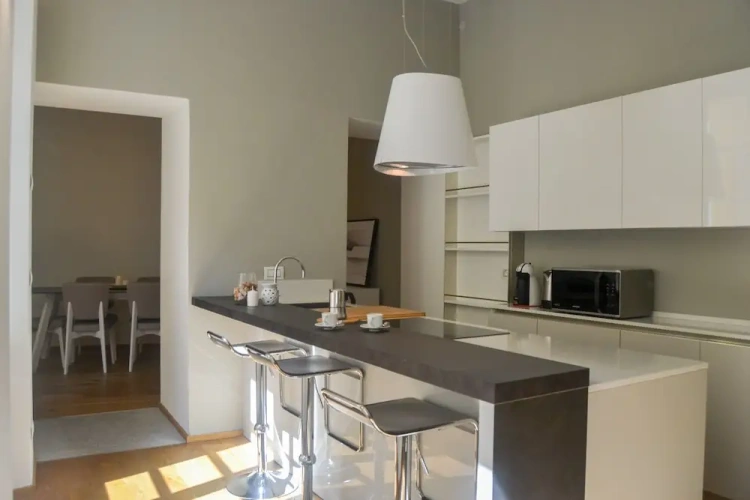 2 Bedrooms Apartment