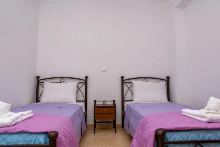 Apiranthian house II (3 BDRM)