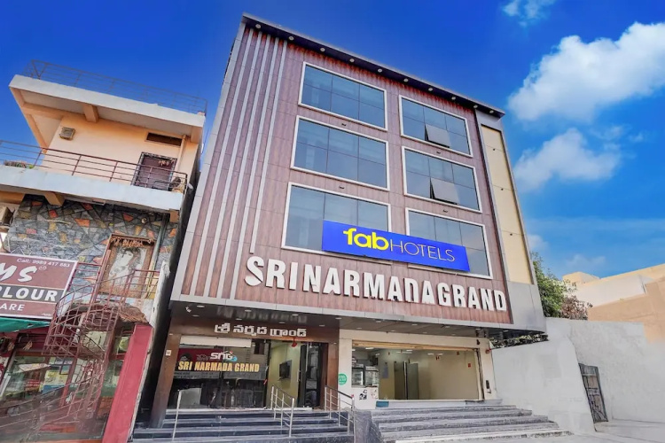 Fabhotel Sri Narmada Grand - Warangal