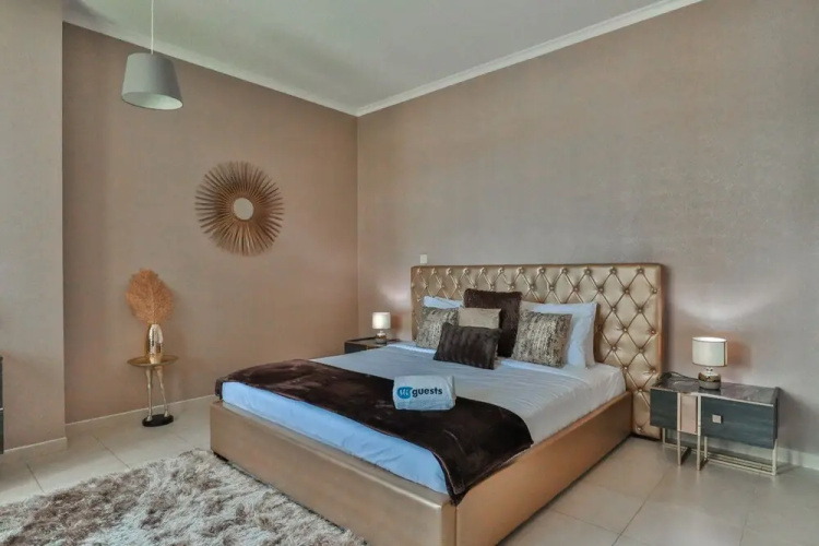 HiGuests - The Residences Tower 8