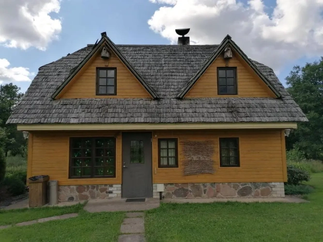3 Bedrooms Cottage