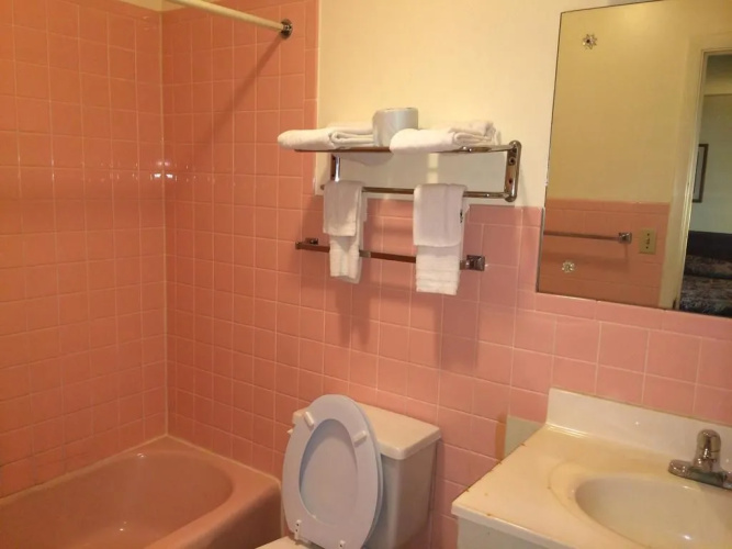 Rapids Inn and Suites