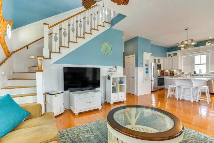 4 Bedrooms Cottage