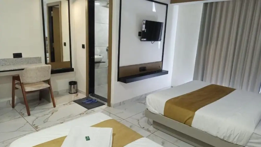 Deluxe Double room with city view