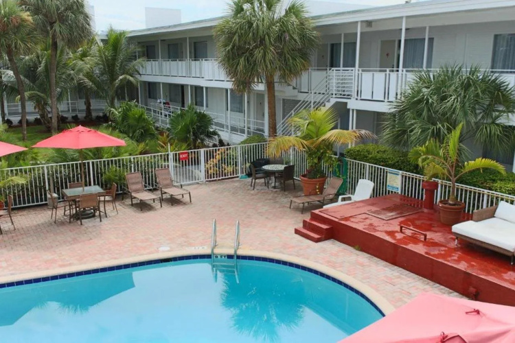 Collins Hotel photo 18