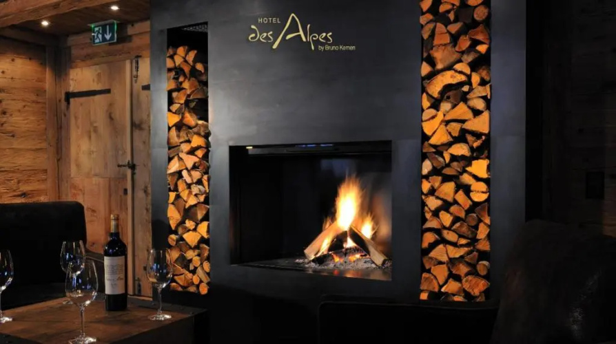 Hotel des Alpes by Bruno Kernen