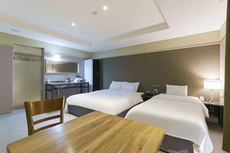 Standard Twin Family room