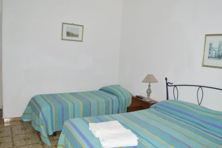 Standard Quadruple room with sea view