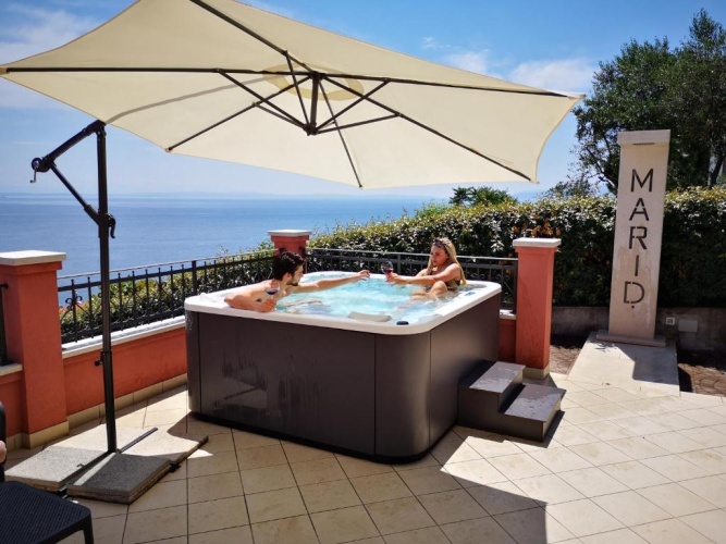 3 Bedrooms Apartment with sea view