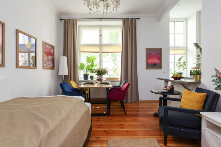4 Personen Altbau nahe Kurfürstendamm