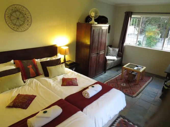 8 Landsdowne Bed and Breakfast