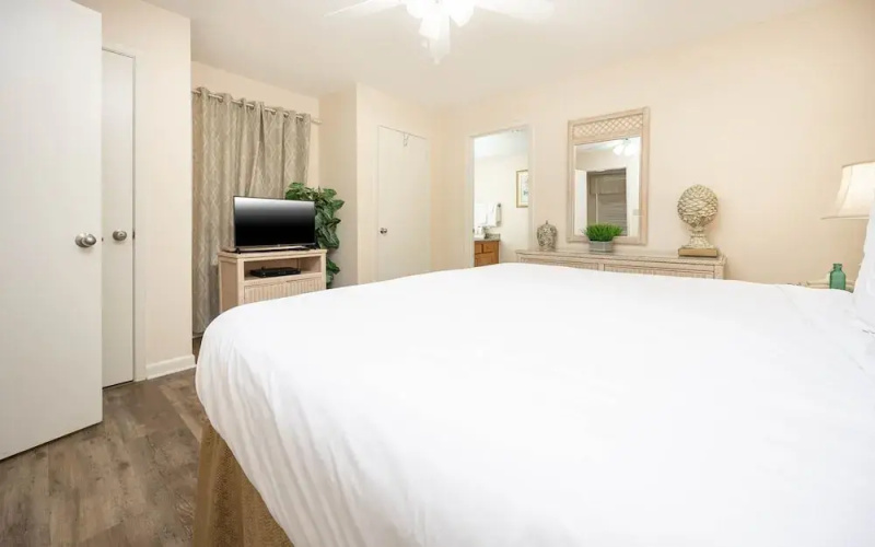 Phoenix East 704 2 Bedroom Condo