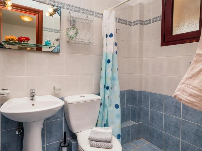 2 Bedrooms Apartment seafront