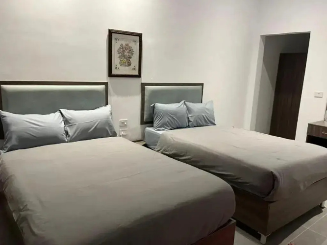 Golden Lake Hotel