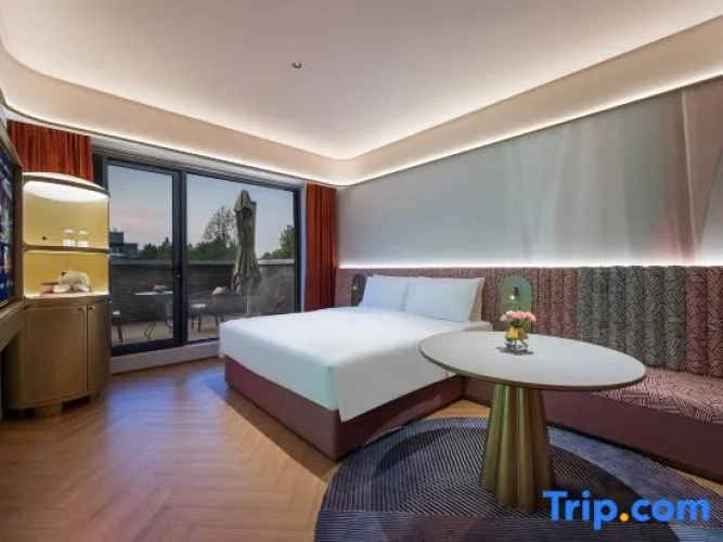 Standard Double room with courtyard view