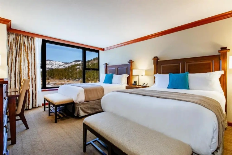 2 Bedrooms Fireplace Suite