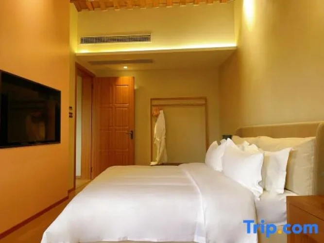 Single Suite with river view