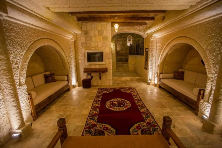 Cave 103 room