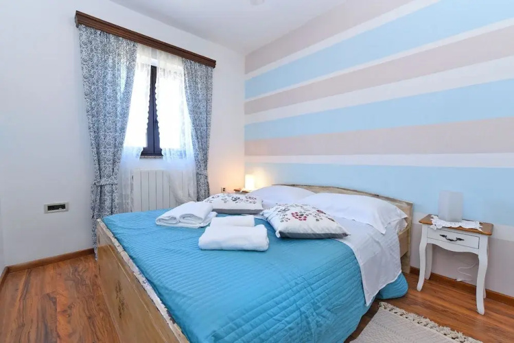 Apartment 1561