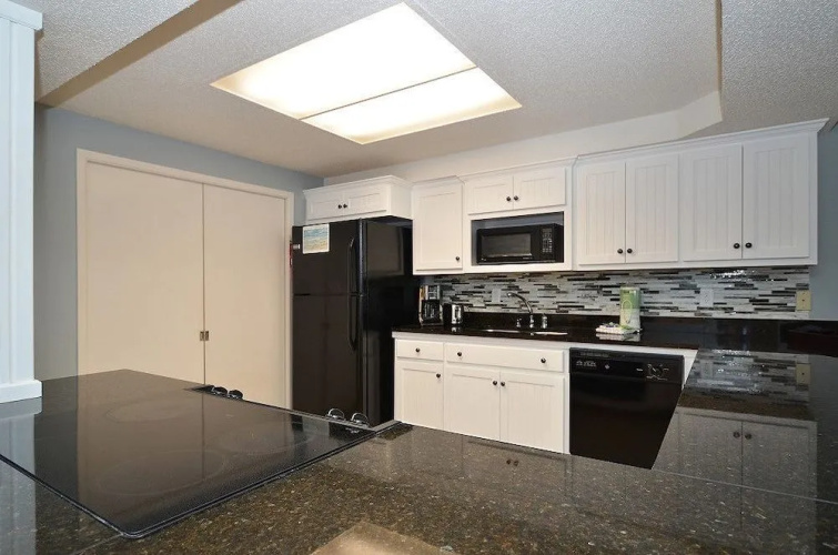 Shoreline 3073 Condo by RedAwning