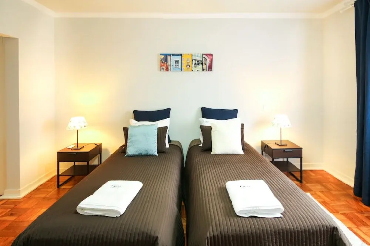 Cruz Apartments