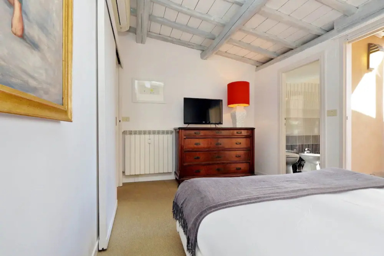 Monti Charme - My Extra Home