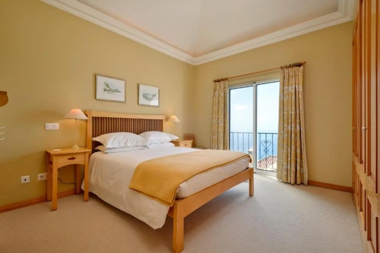 2 Bedrooms Villa