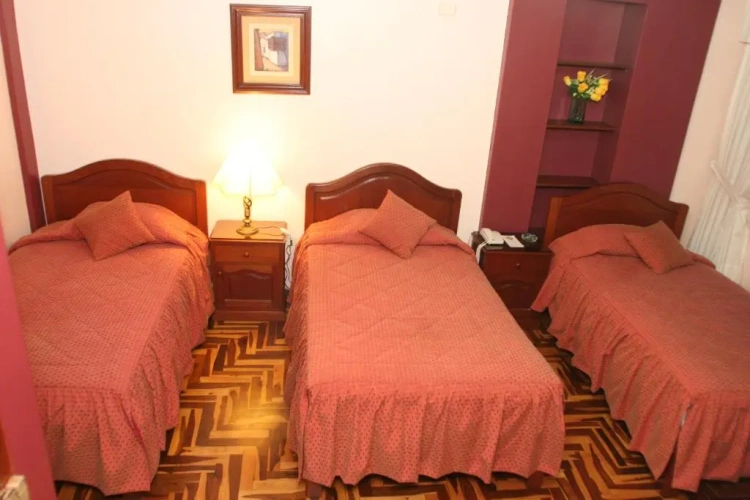 Standard Triple room