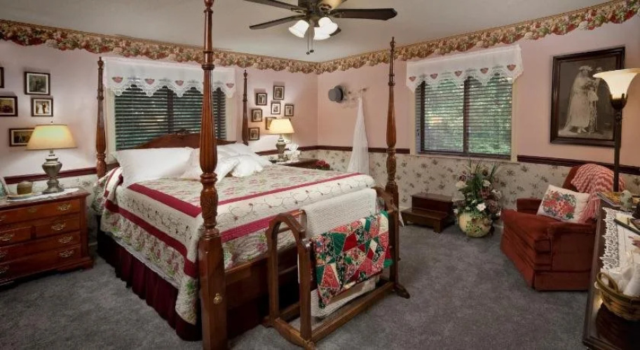 Acorn Bed And Breakfast at Mills River