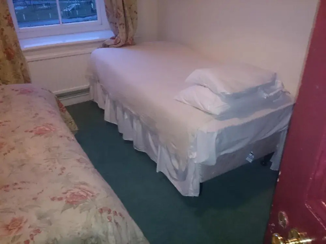 OYO Rose & Crown Hotel