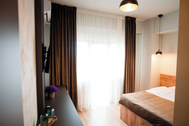 Fly & Stay At George'S
