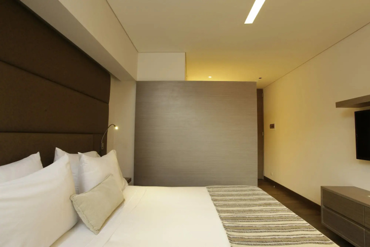 Bs Rosales Hotel And Suites