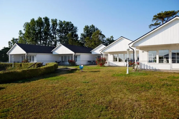 2 Bedrooms Cottage