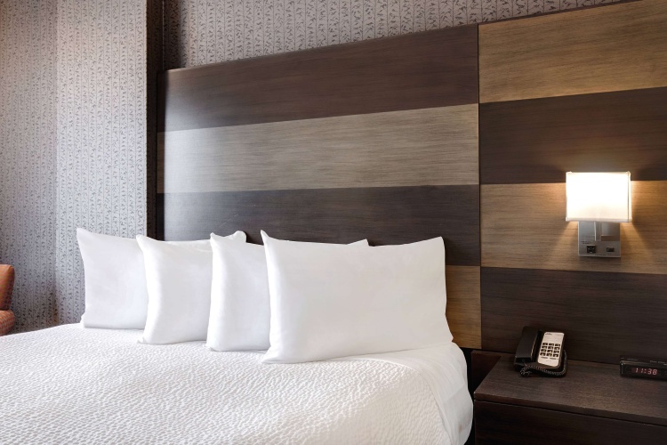 Days Inn by Wyndham Calgary South photo 7