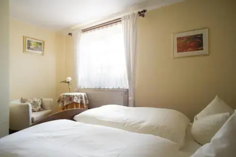 Landhotel Lutz UG