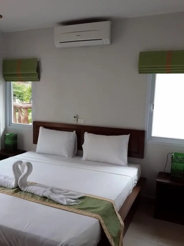 Deluxe Bungalow with balcony and with garden view