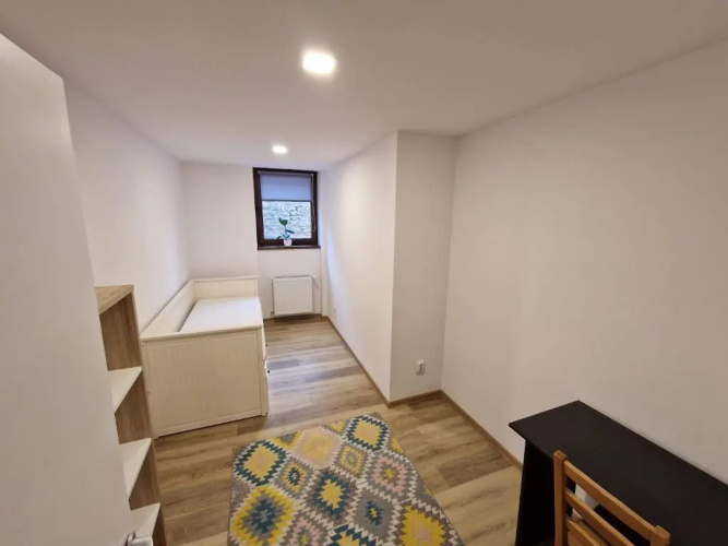 G!RO Guest House