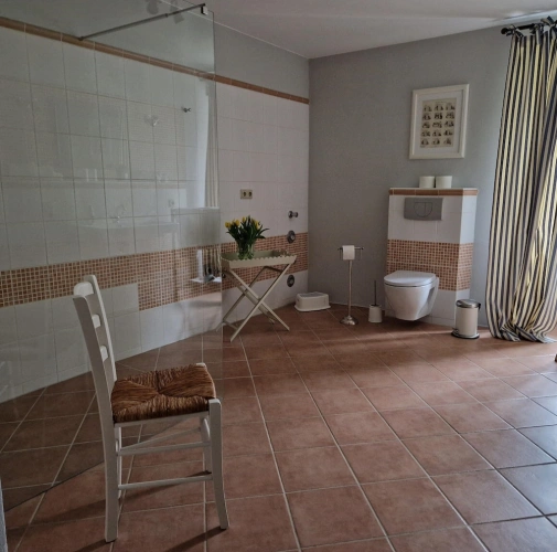 2 Bedrooms Classic Apartment