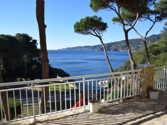 3 Bedrooms Apartment with sea view