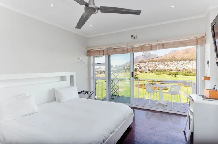 Mouille Point Studio Apartment With Stunning View