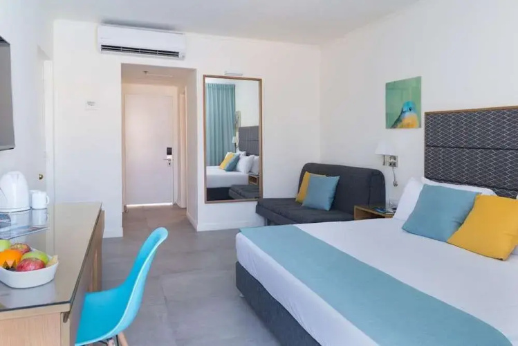 Americana Hotel
