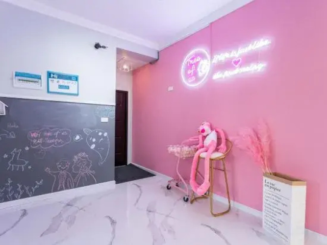 Danjiangkou Threeofus Apartment