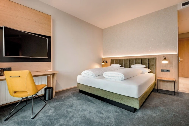 Deluxe Double room with balcony and with mountain view