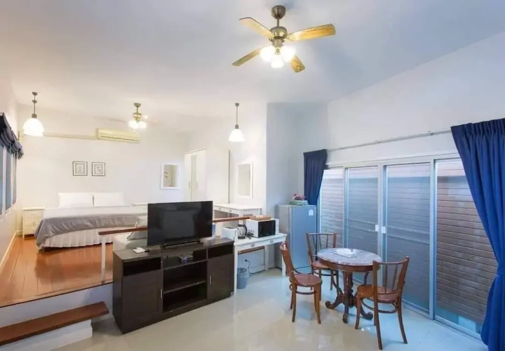 Standard Quadruple room with garden view