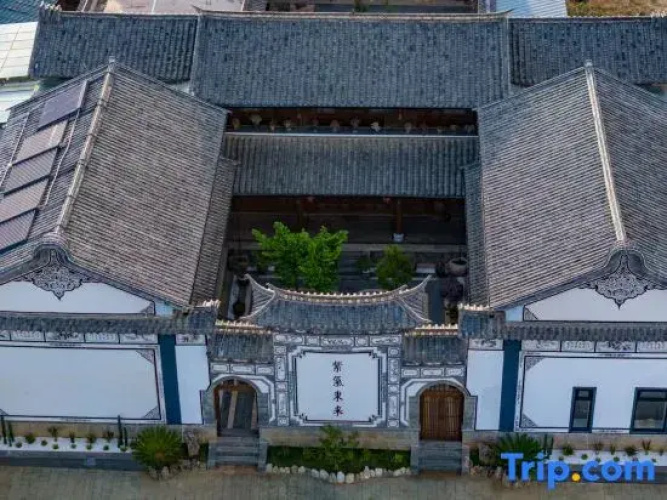 Shaxi Hidden Creek Homestay
