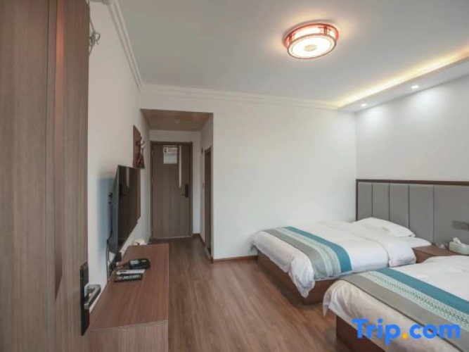 Standard Twin room with balcony