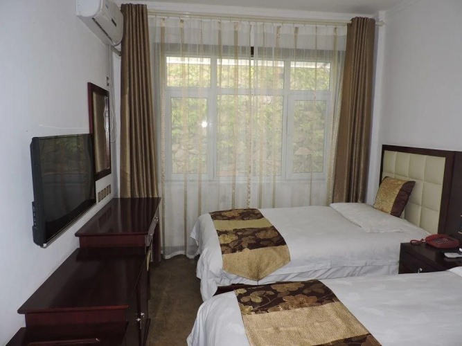 Xianju Hotel