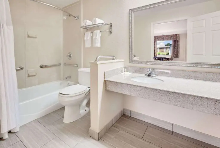 Days Inn Paris